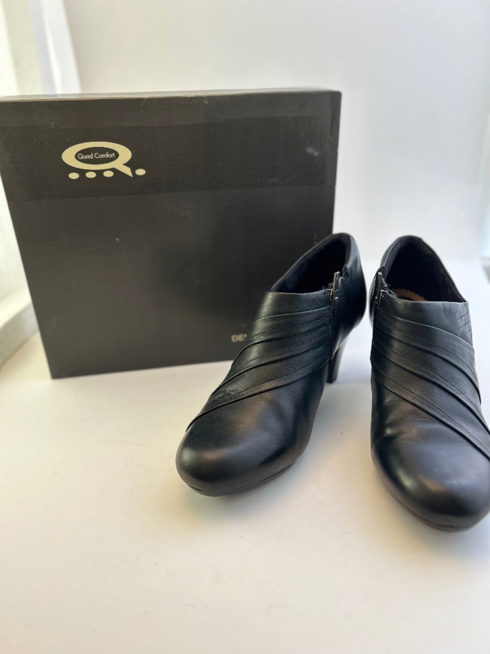 Quad Comfort Black Leather Pleated Ankle Bootie - NIB